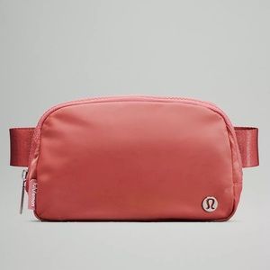 Lululemon Everywhere Belt Bag Brior rose